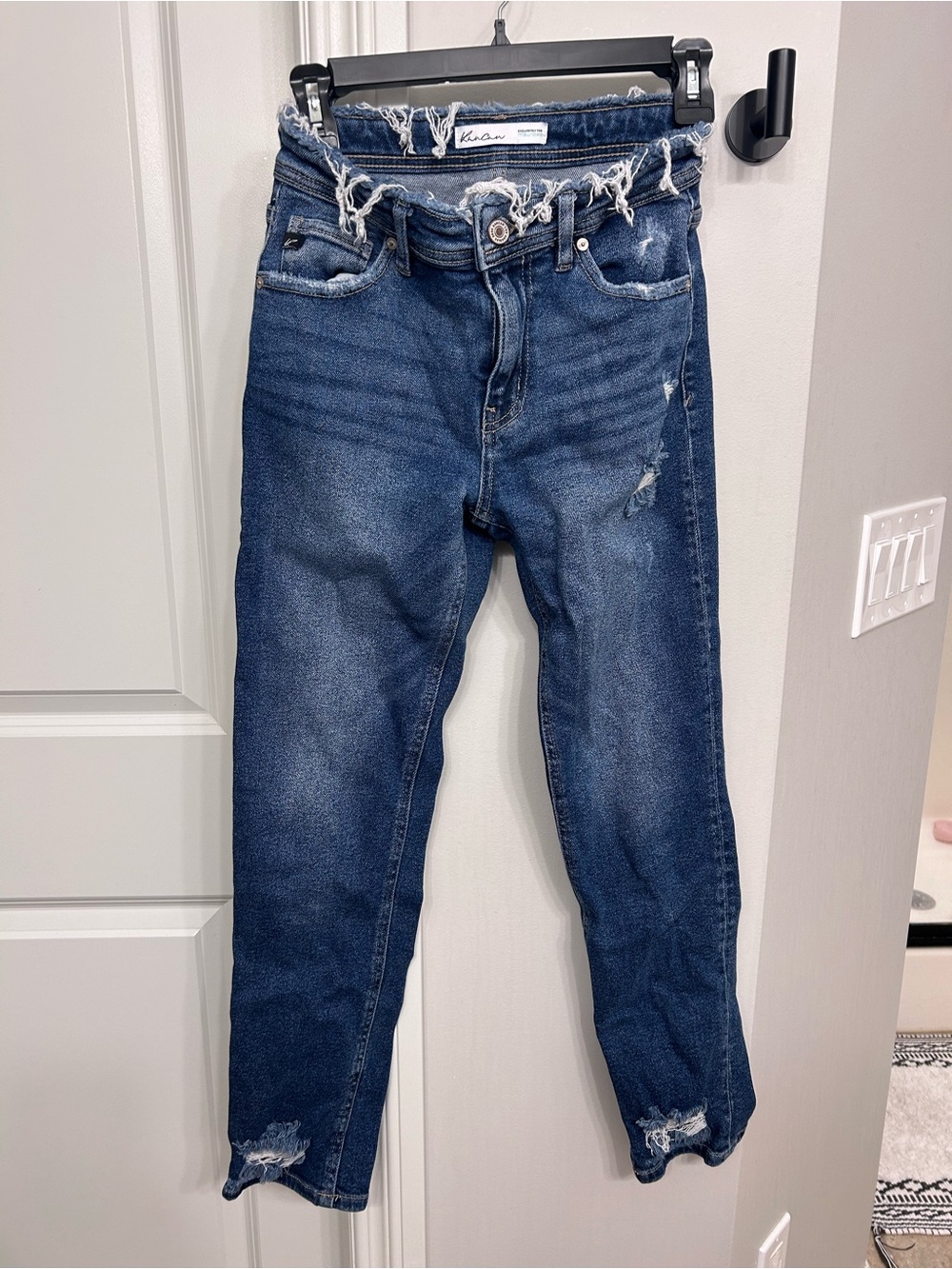 Maurice’s KANCAN distressed straight leg jeans